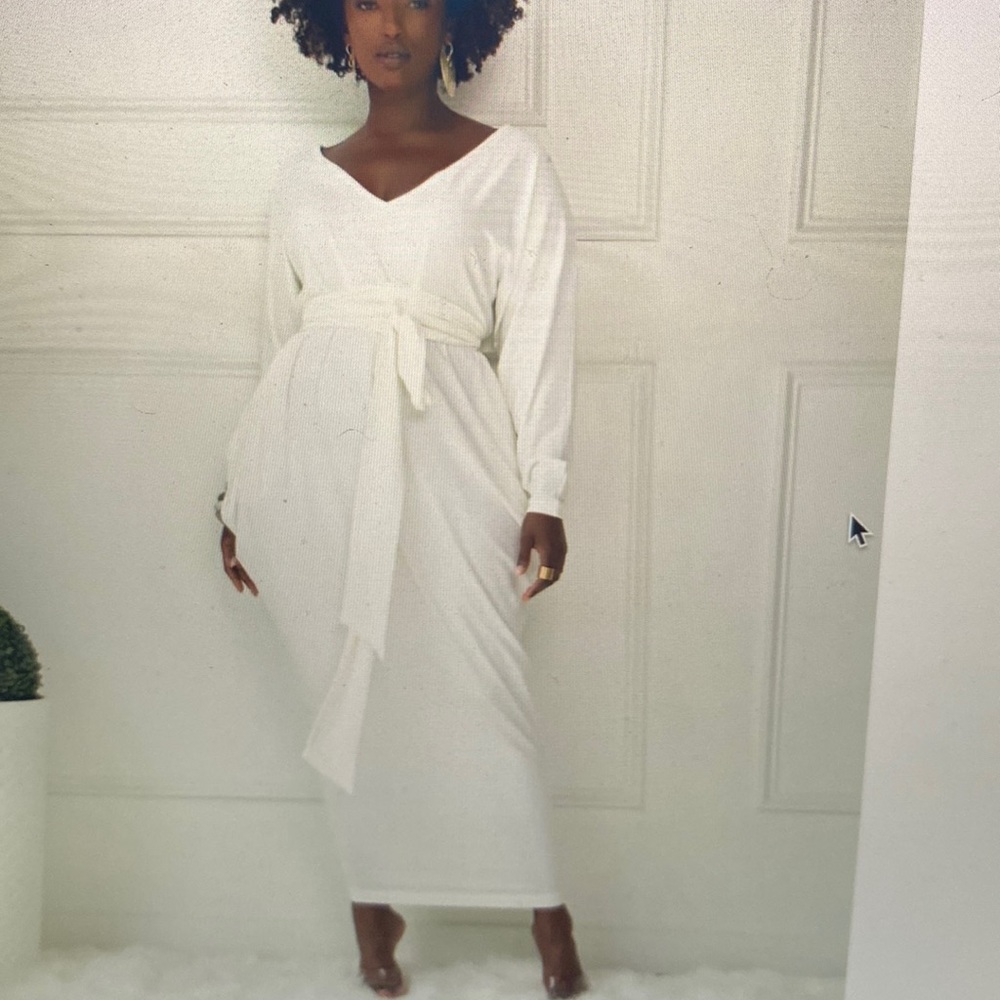 JIBRI long sleeved slouch maxi dress. V neck, attached wrap belt, exag hip